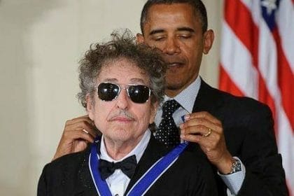 Bob Dylan no acudirá a recoger el Nobel