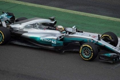 Mercedes elimina la frase de apoyo a Schumacher