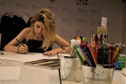 Aprender a crear un libro de arte: taller gratuito para jóvenes en La Noche de los Libros