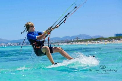 Water Sports Mallorca imparte clases a personas con discapacidad visual