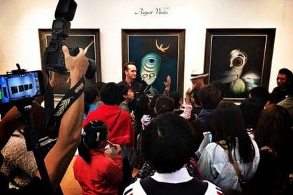August Vilella: el pintor de la aureola onírica y el lenguaje mágico que invita a reflexionar al espectador