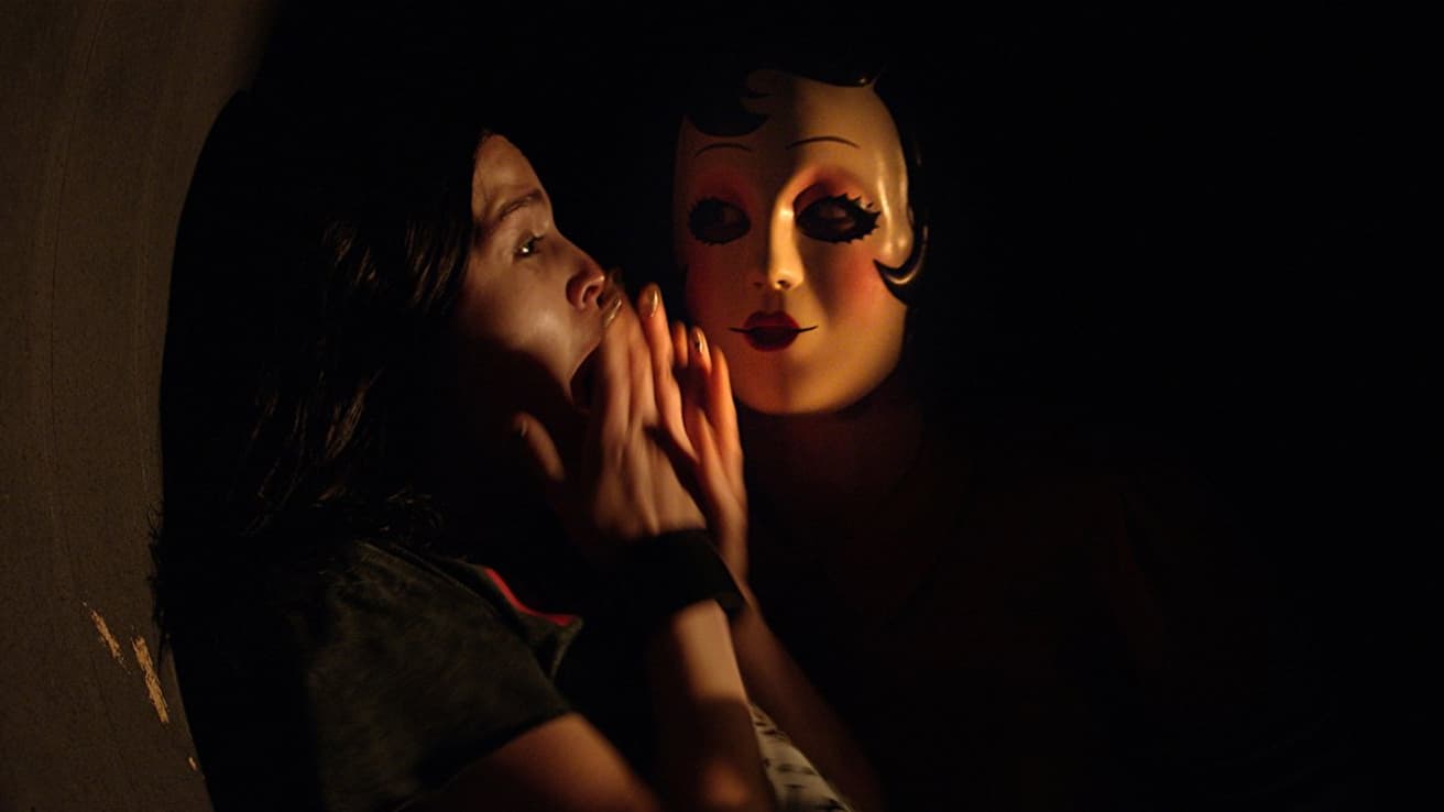 Image from the movie "Los Extraños: Cacería Nocturna"