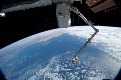 Cuando la nave de carga Dragón de SpaceX regrese a la Tierra, amerizará en el Océano Pacífico a unos cientos de millas de la costa del sur de California y Baja California. Image Credit: NASA