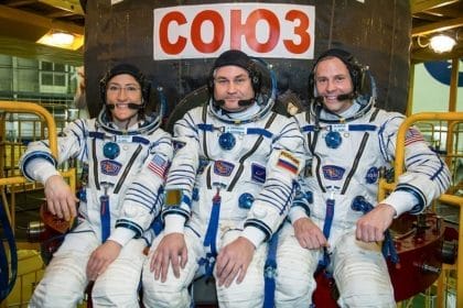 Los miembros de la Expedición 59 Christina Koch de la NASA, Alexey Ovchinin de Roscosmos y Nick Hague de la NASA durante un entrenamiento de lanzamiento. Image Credit: NASA