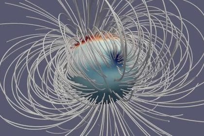 Esta imagen representa el campo magnético de Júpiter en un momento único en el tiempo. La gran mancha azul, una concentración del campo magnético invisible para el ojo cerca del ecuador, se destaca como una característica particularmente fuerte. Crédito de la Imagen: NASA/JPL-Caltech/Harvard/Moore et al.