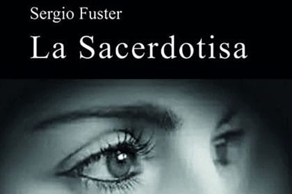 Sergio Fuster conjuga lo bello y siniestro en su obra 'La sacerdotisa'