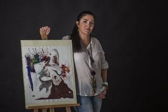 La artista sevillana Mercedes Naranjo inaugura su última colección Áncora en Barcelona