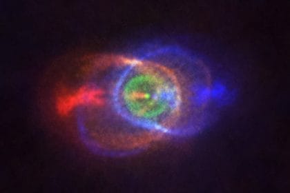 Esta nueva imagen de ALMA muestra el resultado de una lucha estelar: un complejo e impresionante entorno de gas que rodea a la binaria HD101584. Crédito: ALMA (ESO/NAOJ/NRAO), Olofsson et al. Acknowledgement: Robert Cumming
