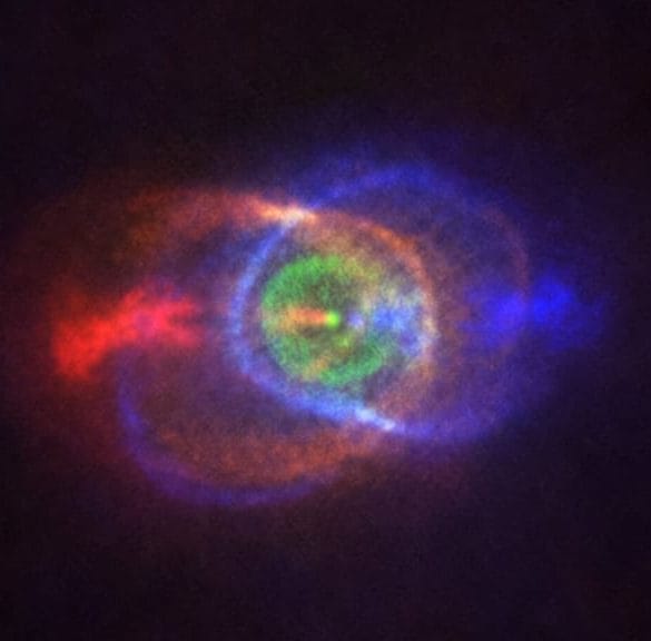 Esta nueva imagen de ALMA muestra el resultado de una lucha estelar: un complejo e impresionante entorno de gas que rodea a la binaria HD101584. Crédito: ALMA (ESO/NAOJ/NRAO), Olofsson et al. Acknowledgement: Robert Cumming