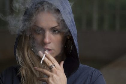Los Fumadores se ‘Pillan’ Menos el Coronavirus