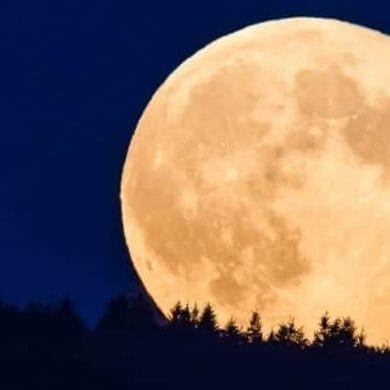La Última Superluna de 2020: Luna Llena de las Flores