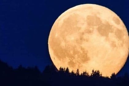 La Última Superluna de 2020: Luna Llena de las Flores