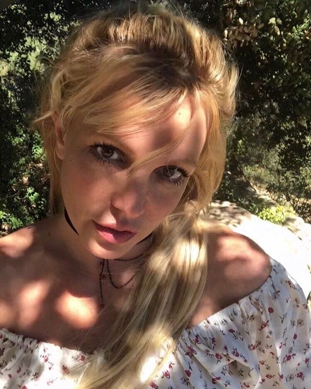Britney Spears Reaparece sin Maquillaje