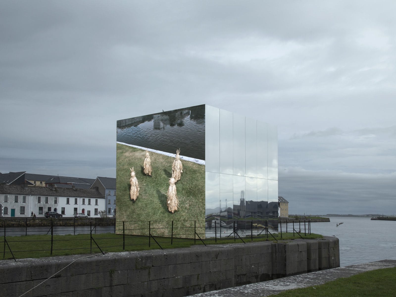 John Gerrard, Mirror Pavilion: Corn Work, (2020), Claddagh Quay, Galway. © John Gerrard.