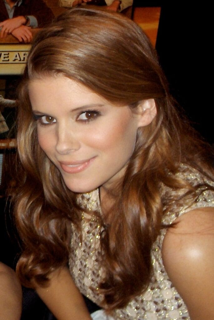 Kate Mara. De Anonymous author; see ticket - https://www.flickr.com/photos/albex/400282938/, CC BY-SA 3.0, https://commons.wikimedia.org/w/index.php?curid=5763538