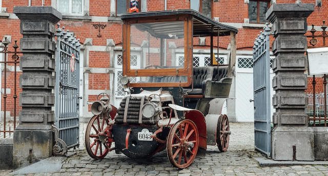 1904 Pipe Serie E 15CV Four-Cylinder Rear-Entrance Tonneau, sold for €759,000