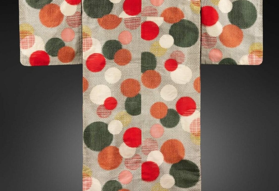 Meisen kimono with water droplets. Sh?wa period (1926–89), ca. 1930–40. Plain-weave reeled-silk warps with machine-spun silk wefts in double ikat (heiy?-gasuri). 59 x 49 1/4 in. (149.9 x 125.1 cm). Promised Gift of John C. Weber. Image © The Metropolitan Museum of Art, photo by Paul Lachenauer.