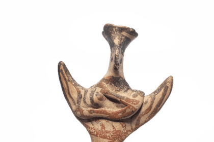 3,000-year-old Mycenean terracotta Kourotrophos. Estimate: £3,000-5,000
