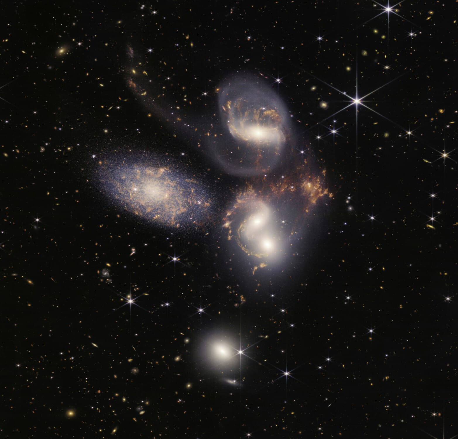 El telescopio Webb de la NASA arroja luz sobre la evolución de las galaxias y los agujeros negros