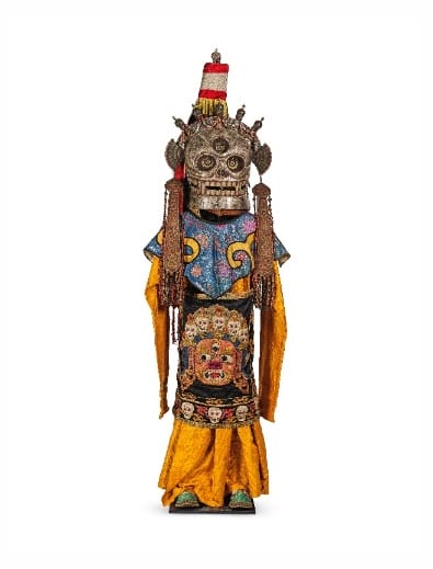 Costumes de danse rituelle Chitipati avec des masques, Mongolie, XIXe siècleEstimation: 80 000-120 000 €