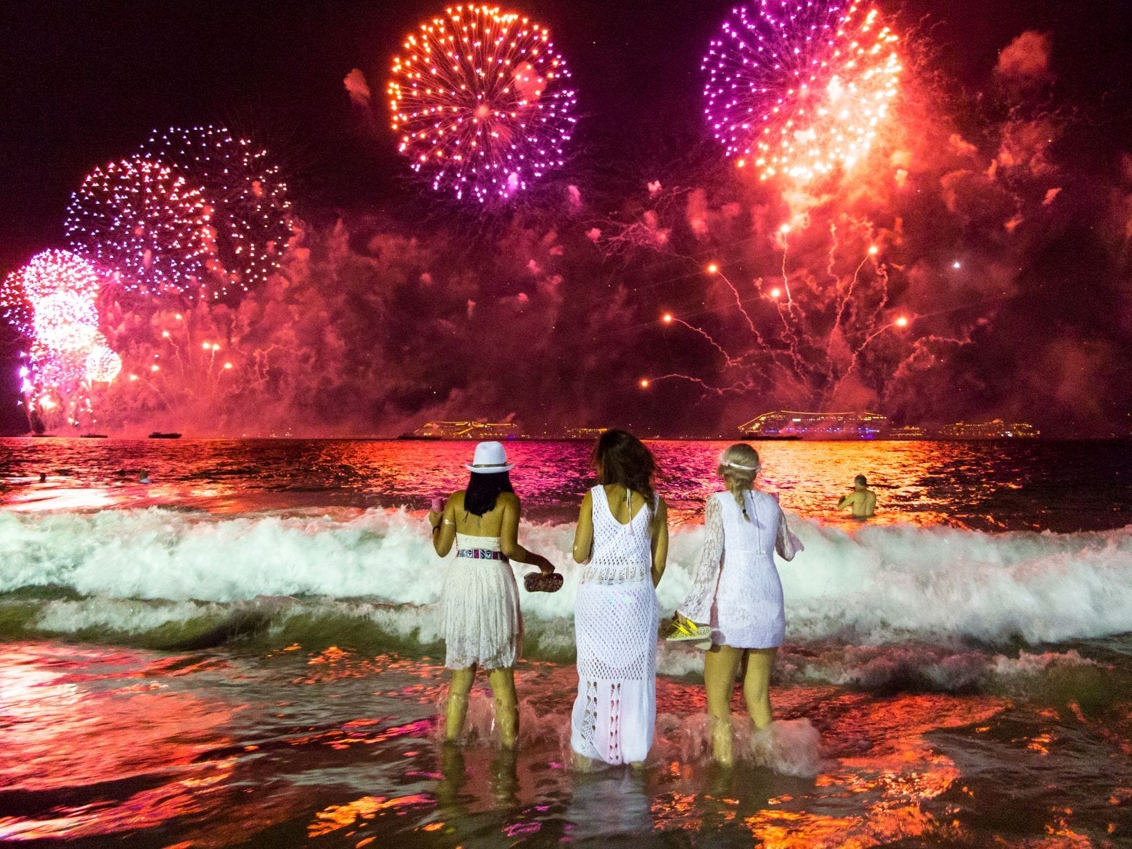 Brasil prevé la asistencia de 2 millones de personas al espectáculo pirotécnico de Nochevieja en Copacabana