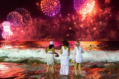 Brasil prevé la asistencia de 2 millones de personas al espectáculo pirotécnico de Nochevieja en Copacabana