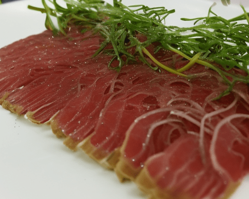 タタキ：日本の食の芸術を味わう