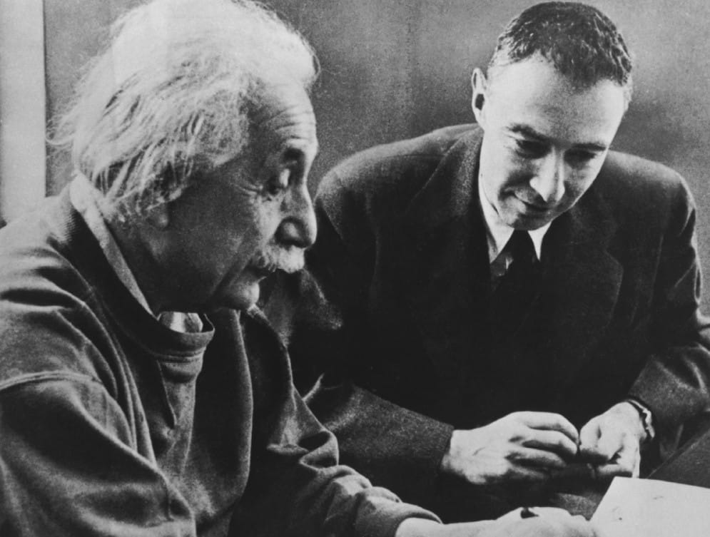 爱因斯坦和奥本海默
