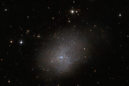 El Hubble Observa una Galaxia Vecina Brillante
