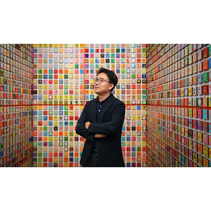 La instalación del reconocido artista multimedia coreano que conecta a las personas: ¨Kang Ik Joong, lo que sé¨ llenará el Centro Cultural Coreano