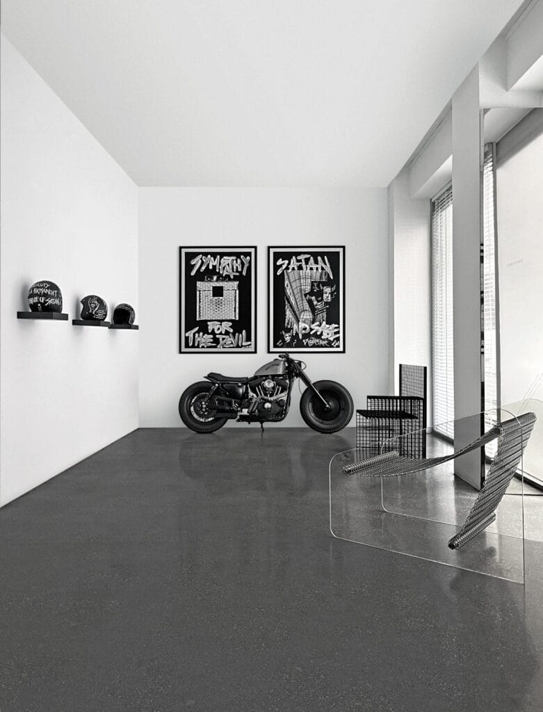 El estilo brutalista de Minimal Studio desembarca en Madrid en una exposición