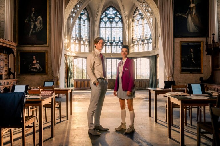 “Maxton Hall – O mundo entre nós”: A série da Prime Video que explora romance e diferenças sociais entre adolescentes